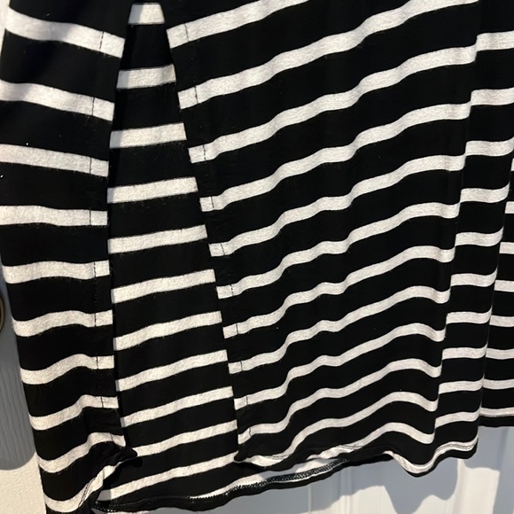 Striped maxi dress with side slits - Picture 4 of 8